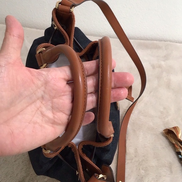 EUC. MICHAEL KORS Denim Blue Drawstring Straw Bucket Top Handle/Crossbody Bag - Picture 12 of 16